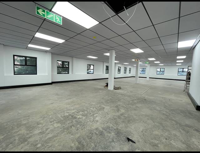 300M² OFFICE TO LET IN BRYANSTON